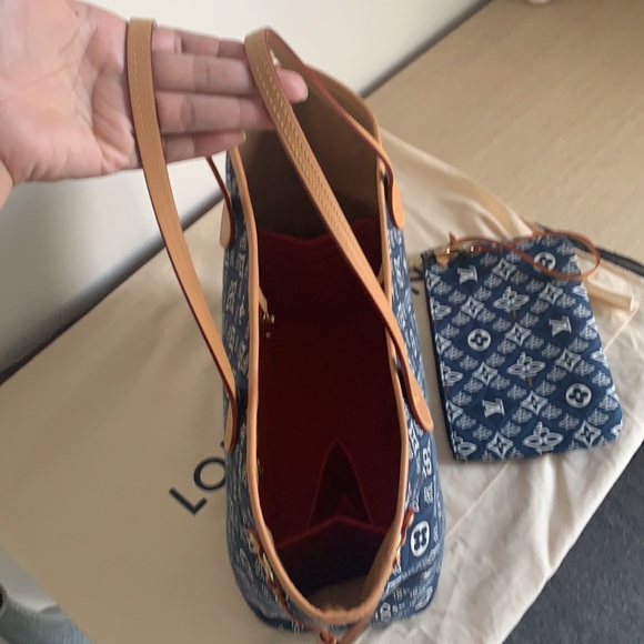 LOUIS VUITTON - Picture 6 of 16